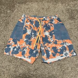 Lululemon Water-Repellent Hiking Short 8” Size Large